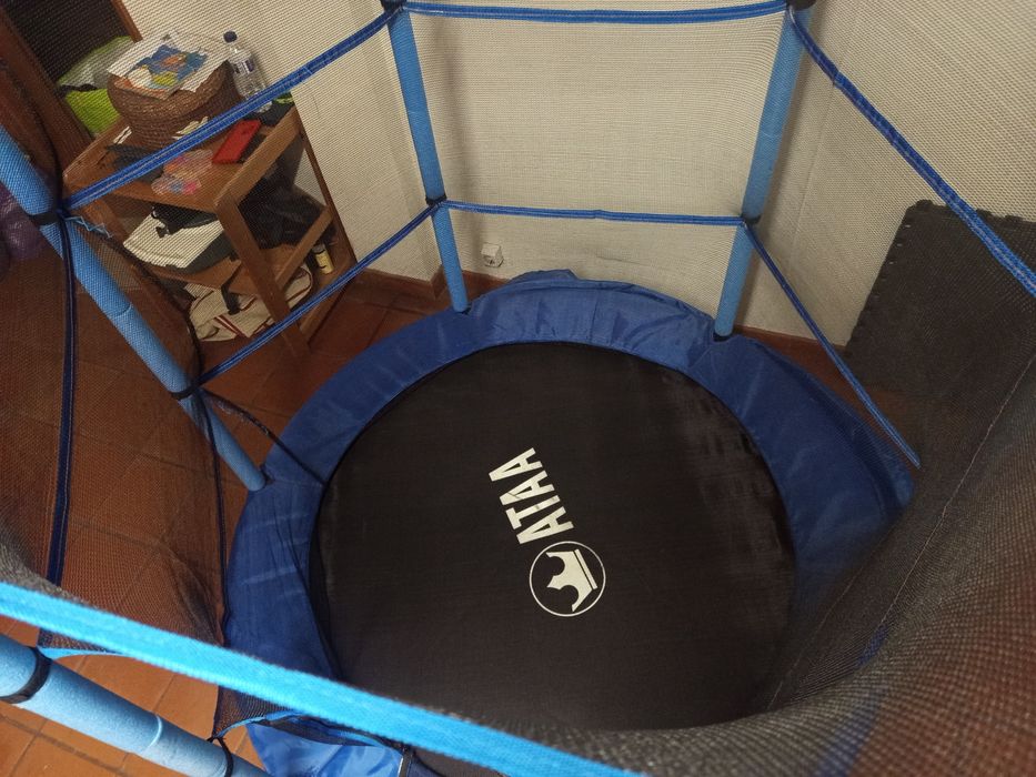 Trampolim para criança