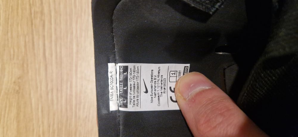 Ochraniacze piłkarskie NIKE roz. L