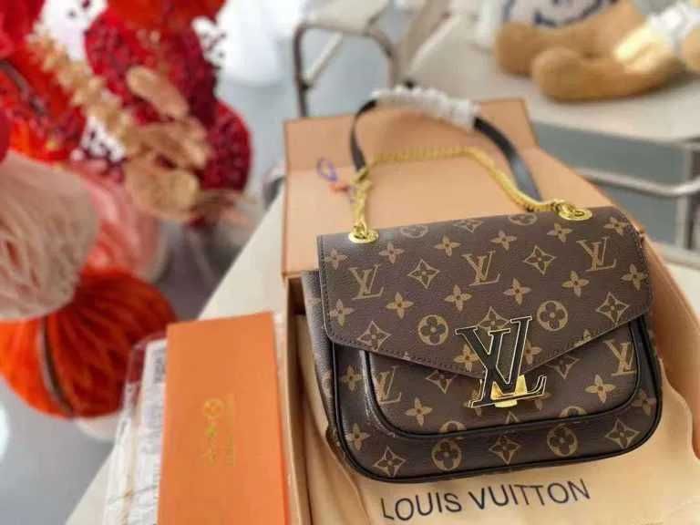 Torebka damska nowa Louis Vuitton 4456