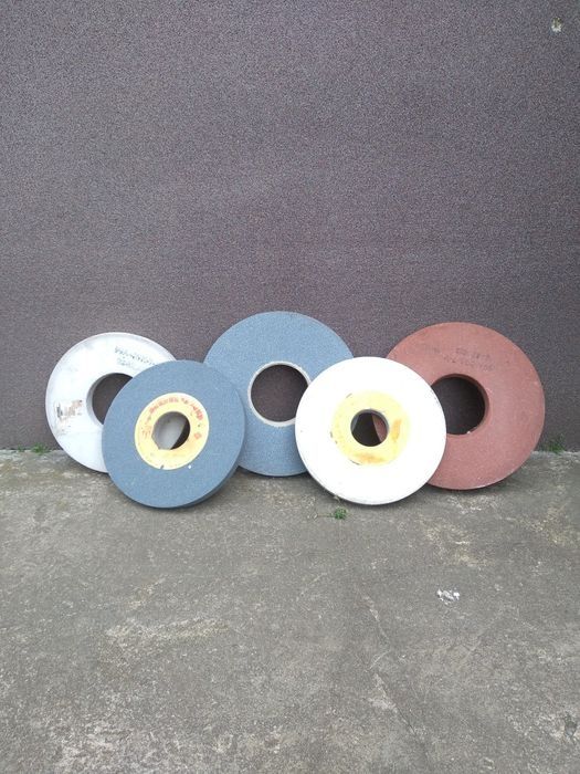 Tarcze szlifierskie, kamienie, osełki