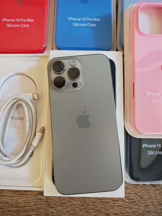 iPhone 16 Pro Max  6.9" 256GB Natural Titanium C/Garantia Aceito Retom