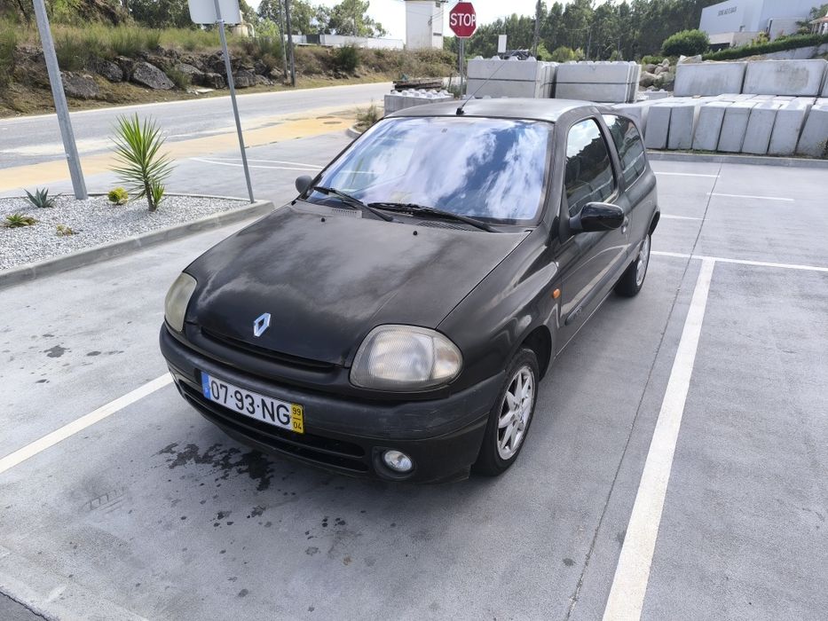 Clio 1.4 gasolina com ar condicionado 1999
