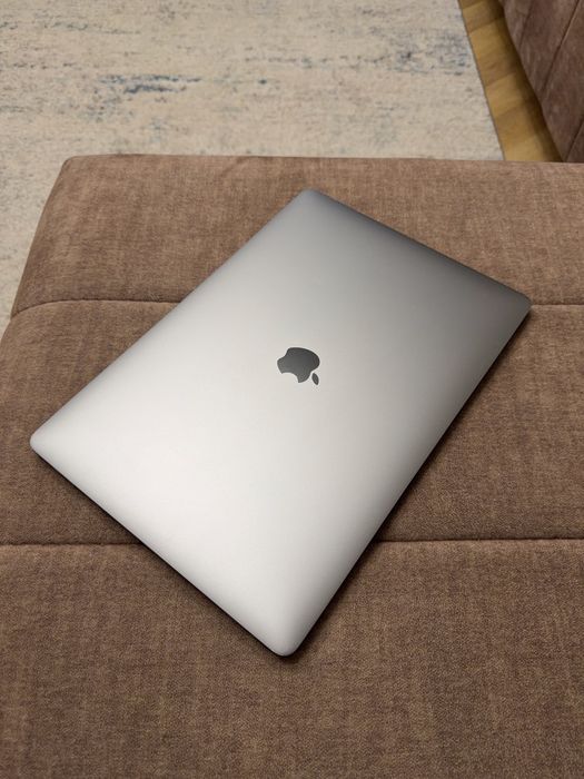 Macbook pro 15 2018 / 2019 i7 / 16gb / 512gb/ Radeon Pro 4 ГБ 92% АКБ