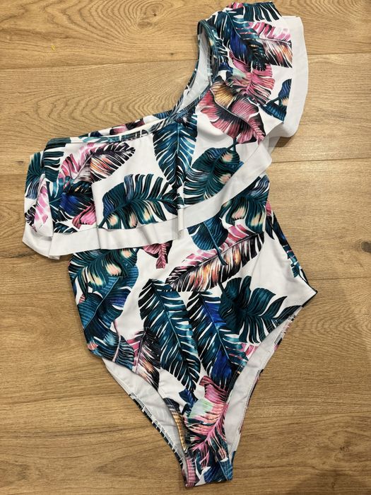 Купальник суцільний закритий з рюшами розмір  L Л