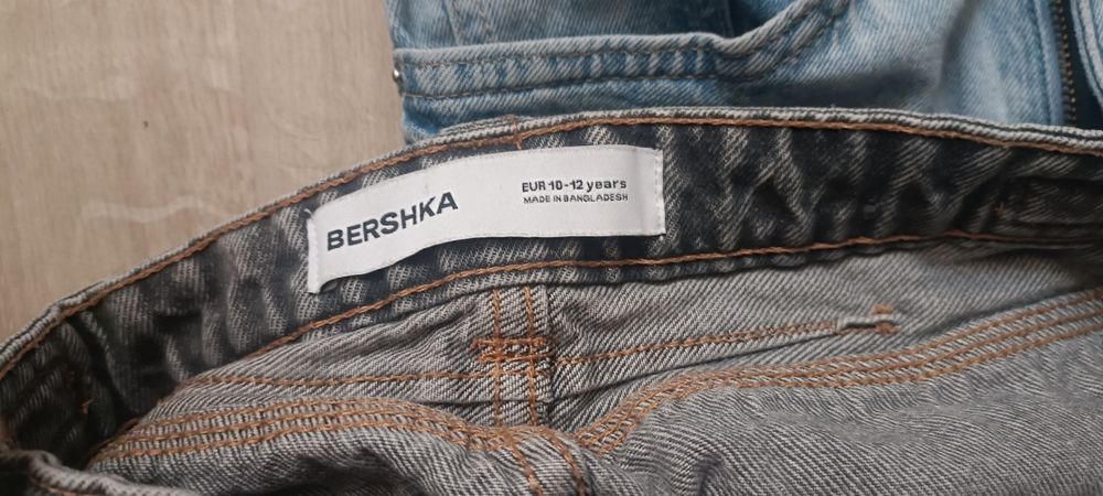 Продам джинси Bershka ,H&M для дівчинки 11-12 р. р.158