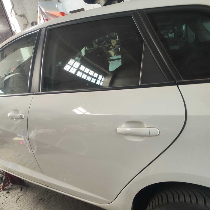 Seat Ibiza 6J IV Drzwi Lewe Tył LB9A Kompletne