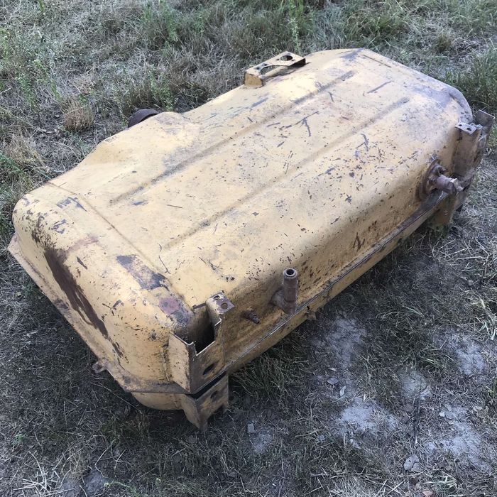 Бак паливний на трактор