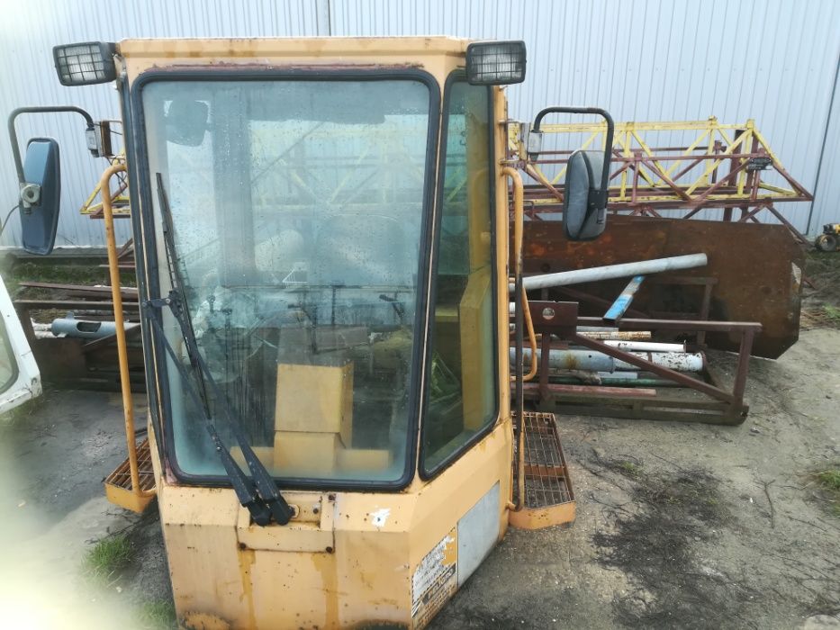 case 821 kabina kompletna