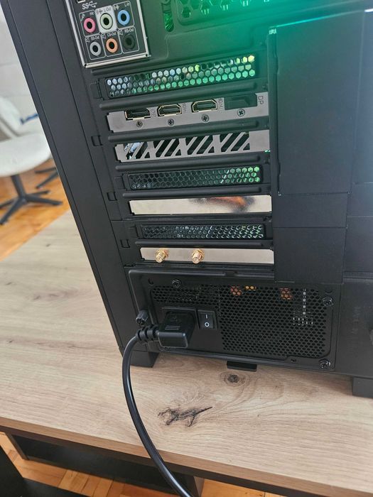 Gamingowy PC i7-9700KF RTX 4060 8GB 32GB RAM SSD 1,5TB WIFI BT