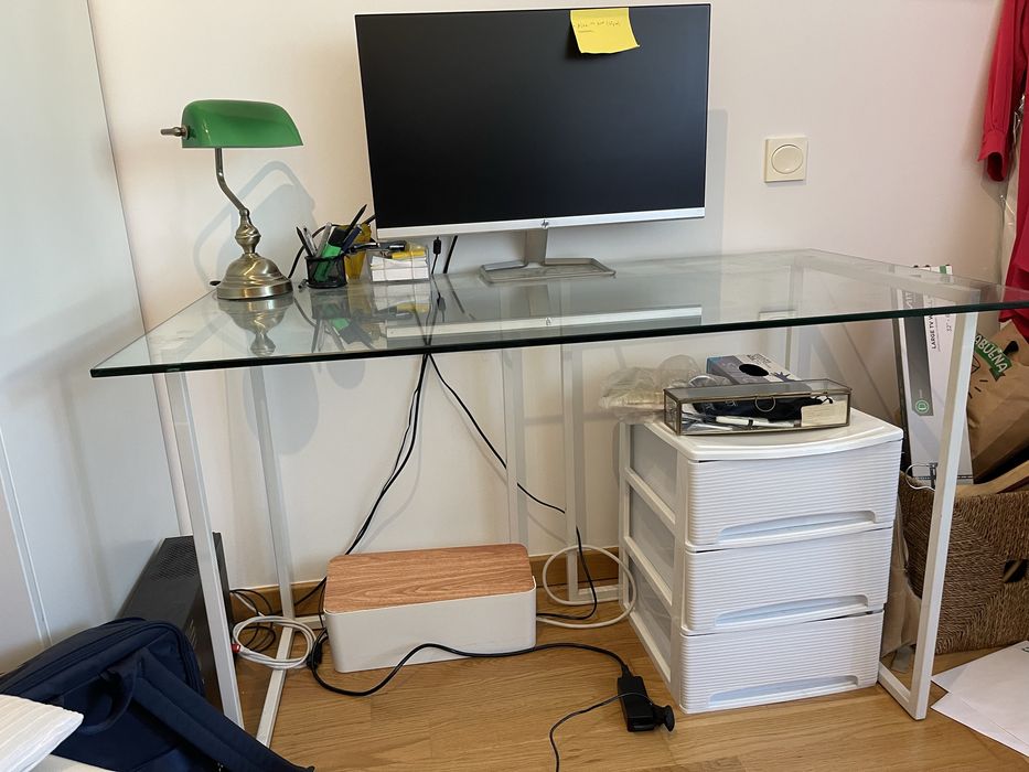 Secretária em Vidro AREA