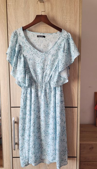 Zwiewna sukienka w kwiatki