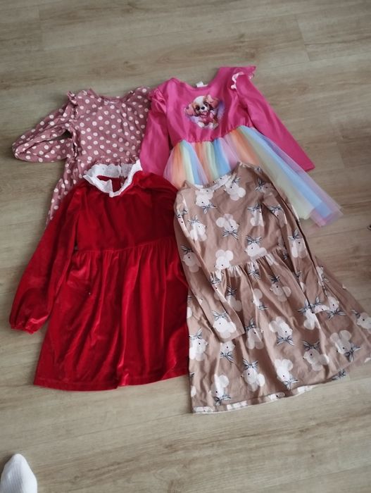 Paka ubrań dla dziewczynki 122-128