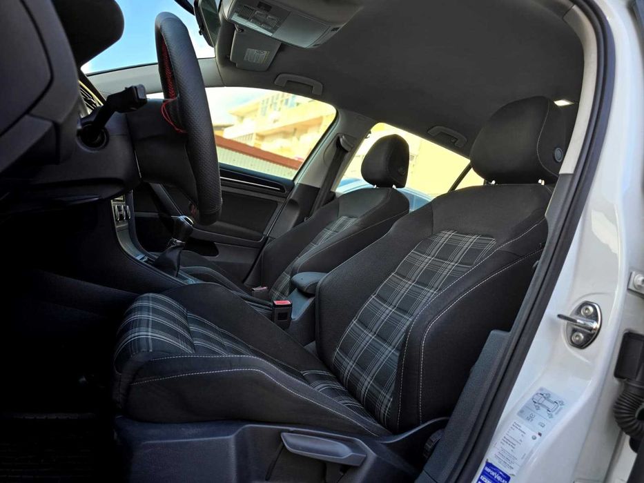 Volkswagen Golf 7 1.6Tdi 110Cv (Look Gti)