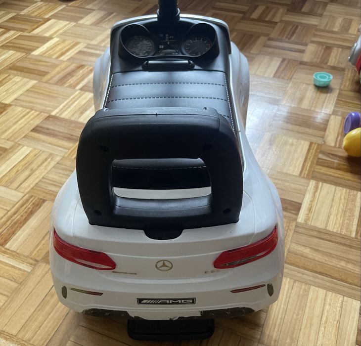 Carro de bebé com música