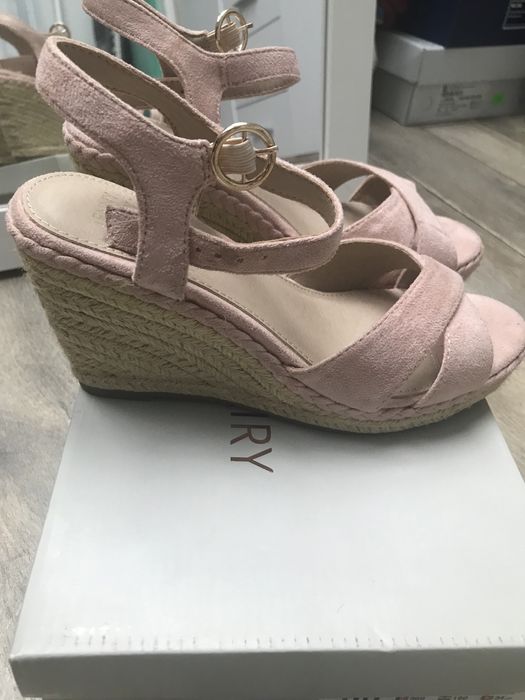 Buty pudrowy róż 38