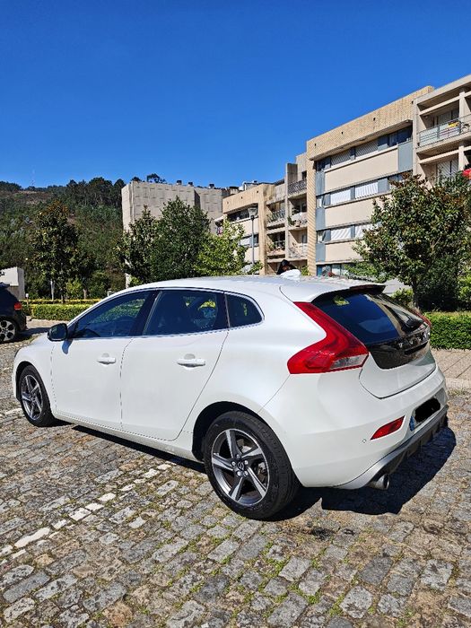 [VENDA/TROCA] Volvo V40 D2 2.0 R-Design 120cv — photo 3