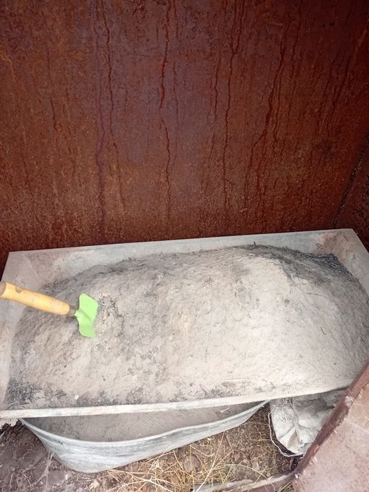 Деревний попіл просіяний.