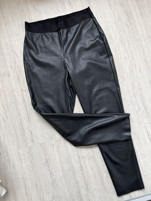 Шкіряні штани DKNY, розмір M.