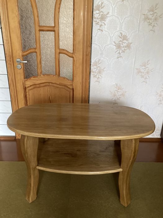 Журнальний стіл дубовий