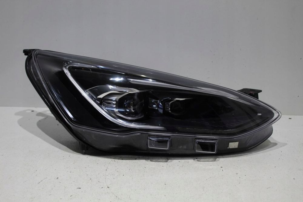 ford focus mk4 st full led prawy ładny kompletny