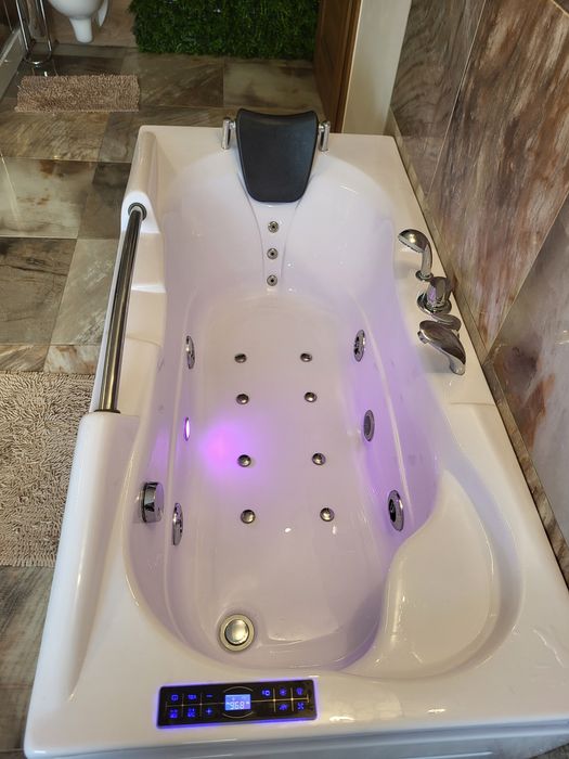 Wanna mazur spa jakuzzi z masażem O3. radio , światło rgb