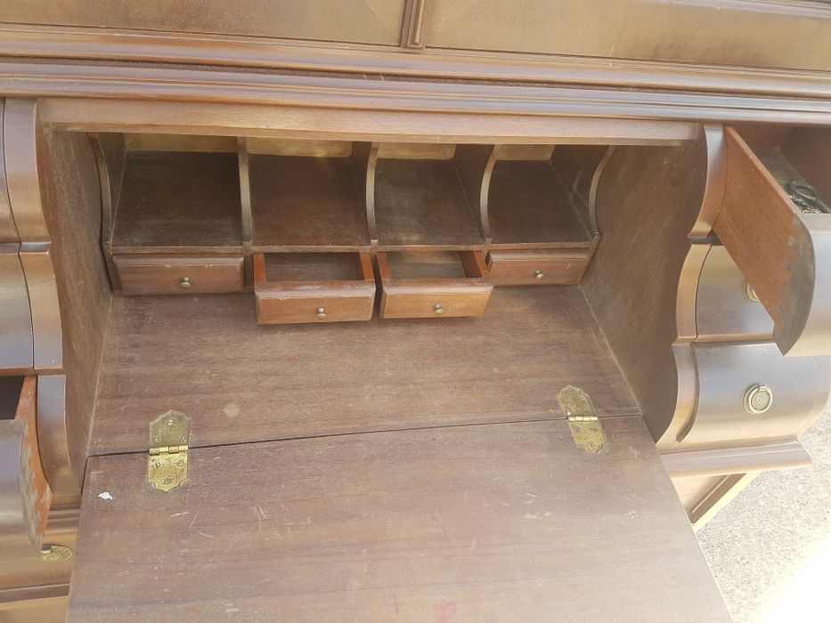 Secretaria com livraria