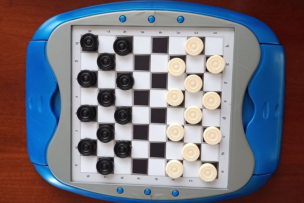 Jogo de damas magnético