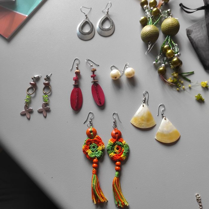 Bijuteria brincos pulseiras colares