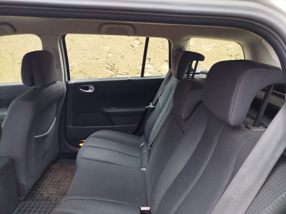 Продам легкових автомобіль