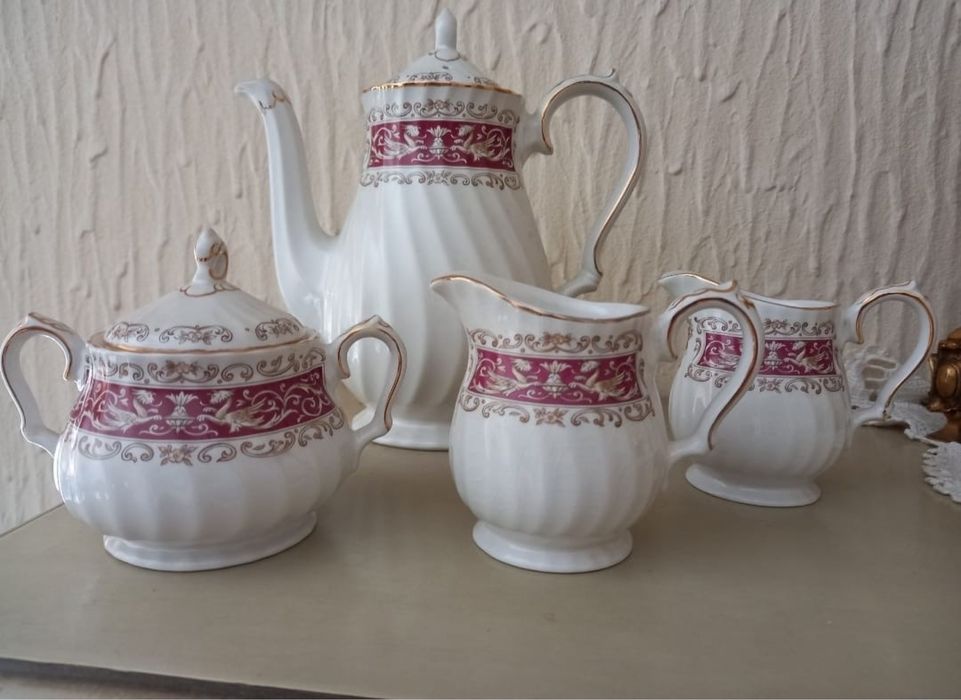 Cristaleira Antiga com Serviço Inglês Ironstone Ware by MYOTT