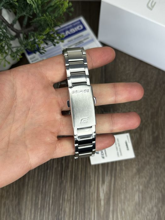 З гарантією / Новий оригінальний Casio Edifice EFV-640D-2A