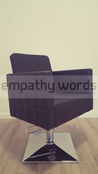 Cadeira de Cabeleireiro - Nova - Fabrica