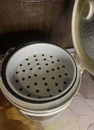 Мультиварка б/у белая