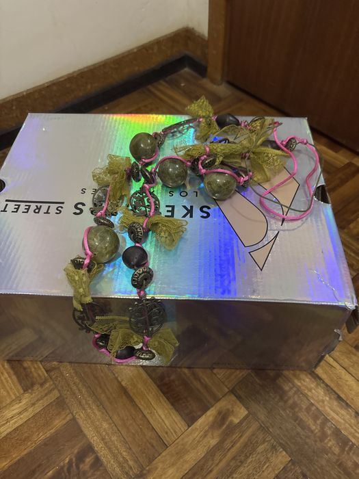 Colar feito à mão
