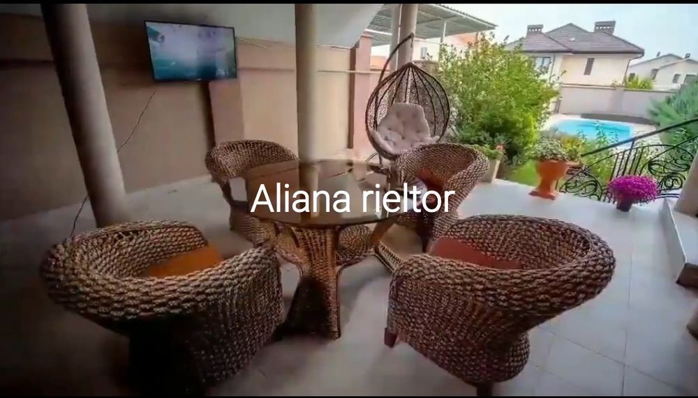 Будинок 350 м² біля моря • Генератор • Басейн • Великий підвал з сауно