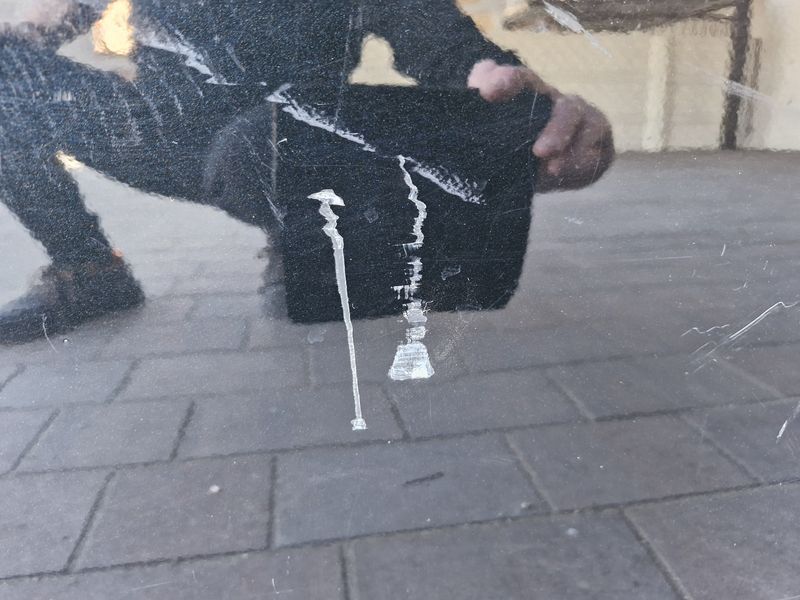 alt