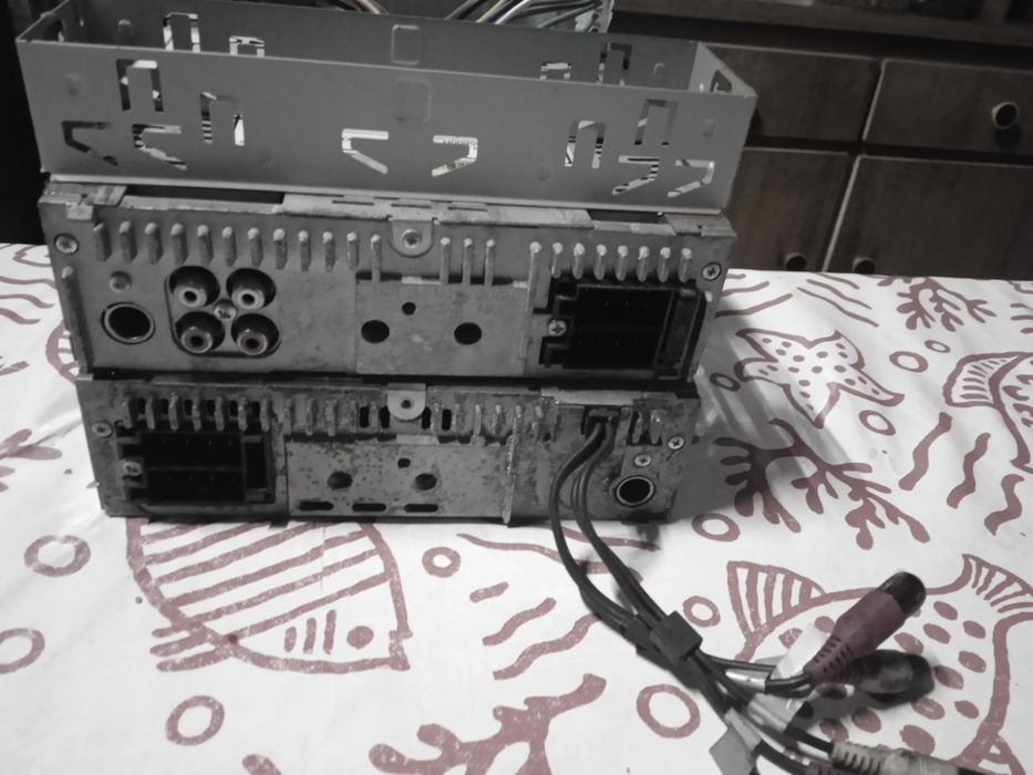 Vendo 2 aparelhos para carro