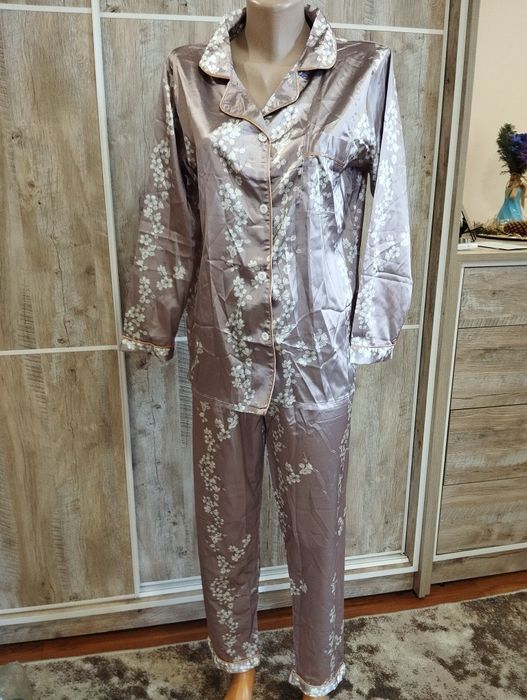 Нова піжама 42р,легенька