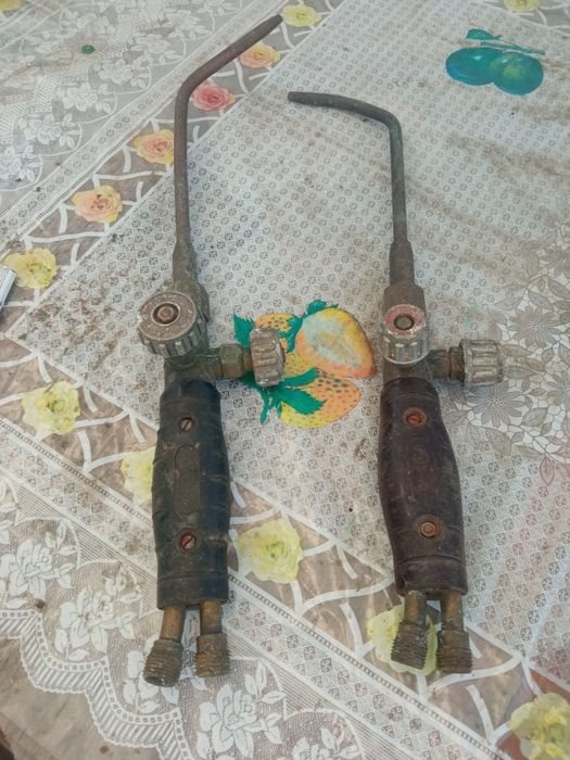 Продам два резака кислородный редуктор