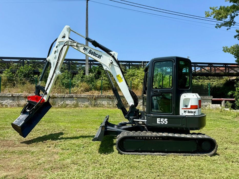 Mini escavadora bobcat 5.5 tn