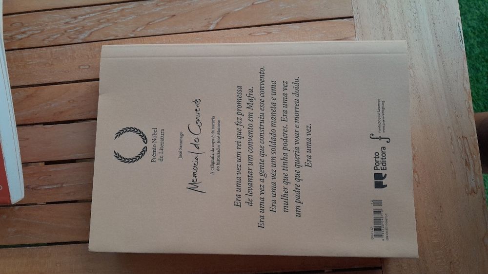 Livro "Memorial do Convento" de José Saramago