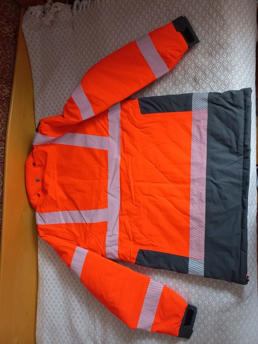 Новая зимняя рабочая мужская куртка. Размер L.