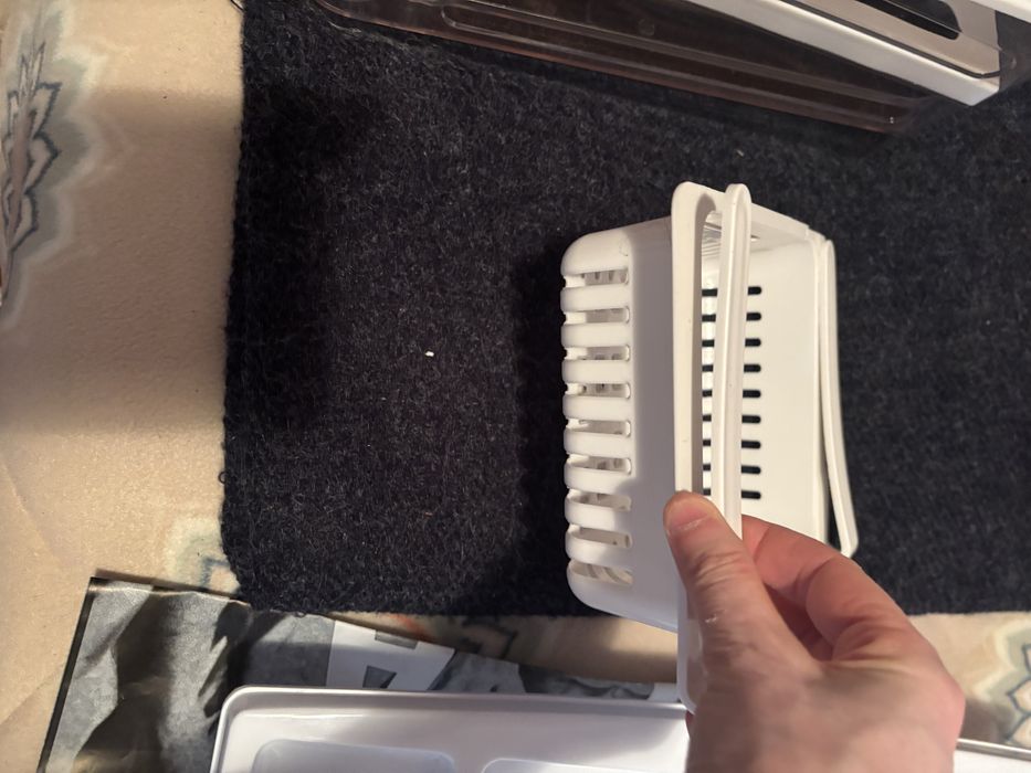 To ship kitchen utensils478311235306792964