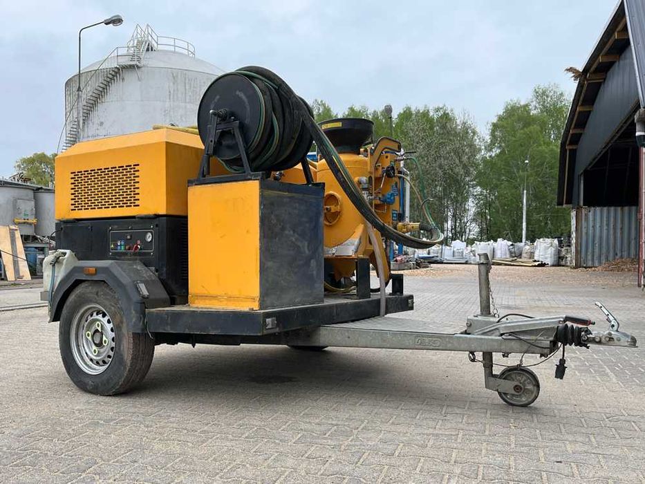 Piaskarka hydropiaskarka z kompresorem Falcon F60CTM Yanmar 4TNV88, 12 Bar