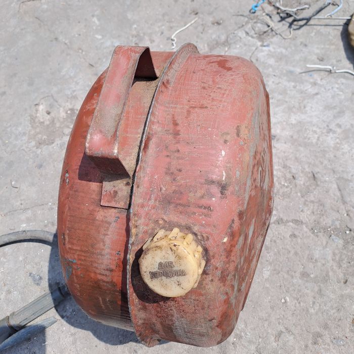 Продам канистру 20 литров