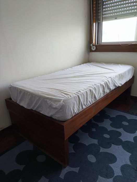 Cama com colchão 100x200