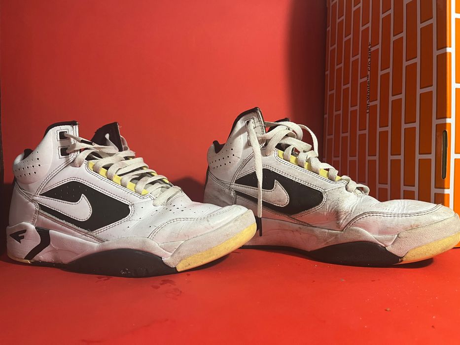 Nike Air Flight Mid