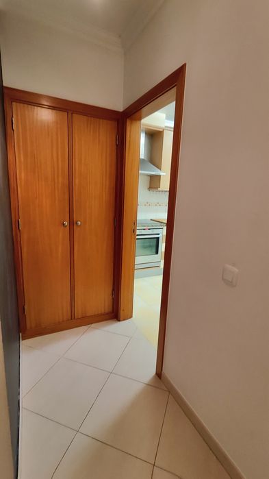 Apartamento T3+Sótão Mobilado para Arrendamento – Quinta da Cutileira, centro de Caldas da Rainha
