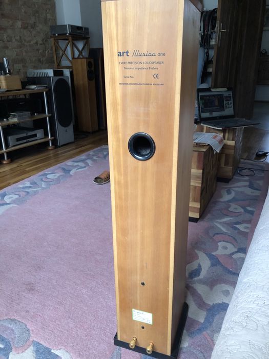 ART  Loudspeaker Illusion One