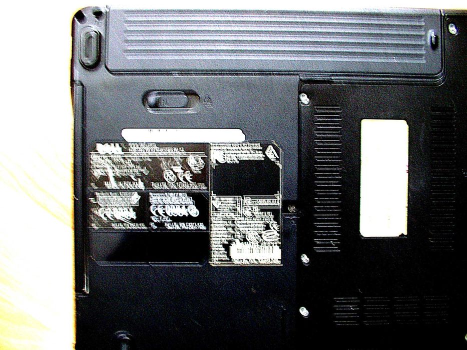 Laptop DELL model PP29 L